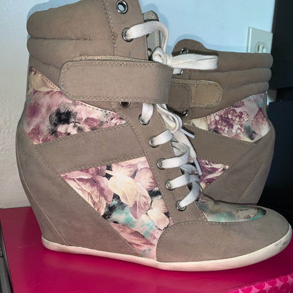 Shoedazzle Sneaker Wedges